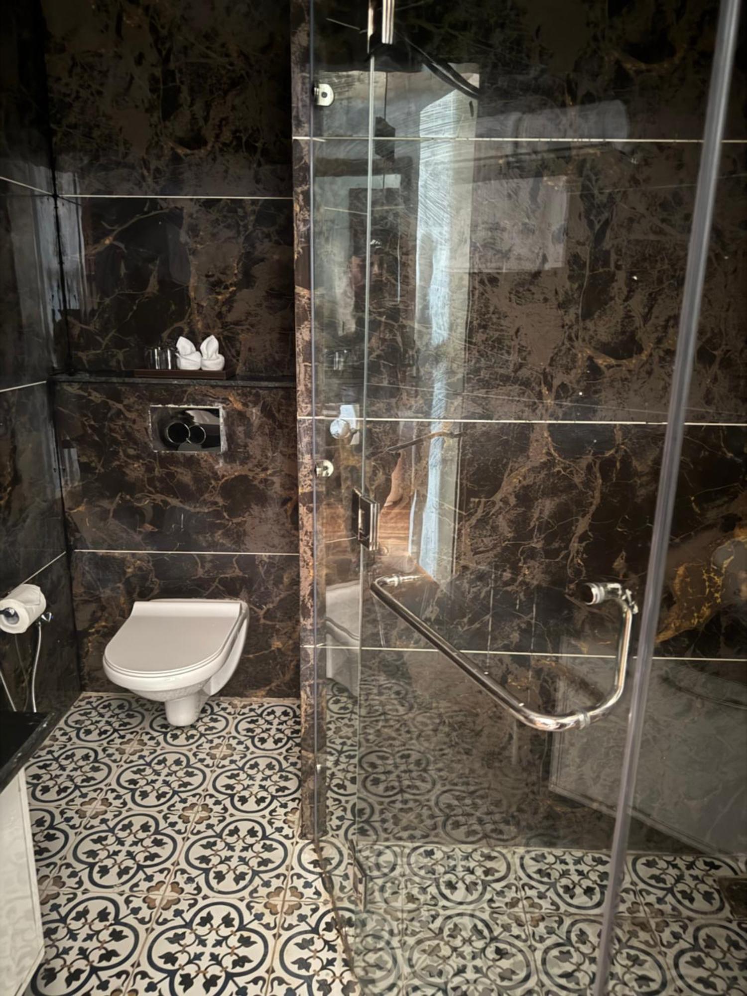 Hotel Sterling Kastoori Rudraprayāg Zewnętrze zdjęcie