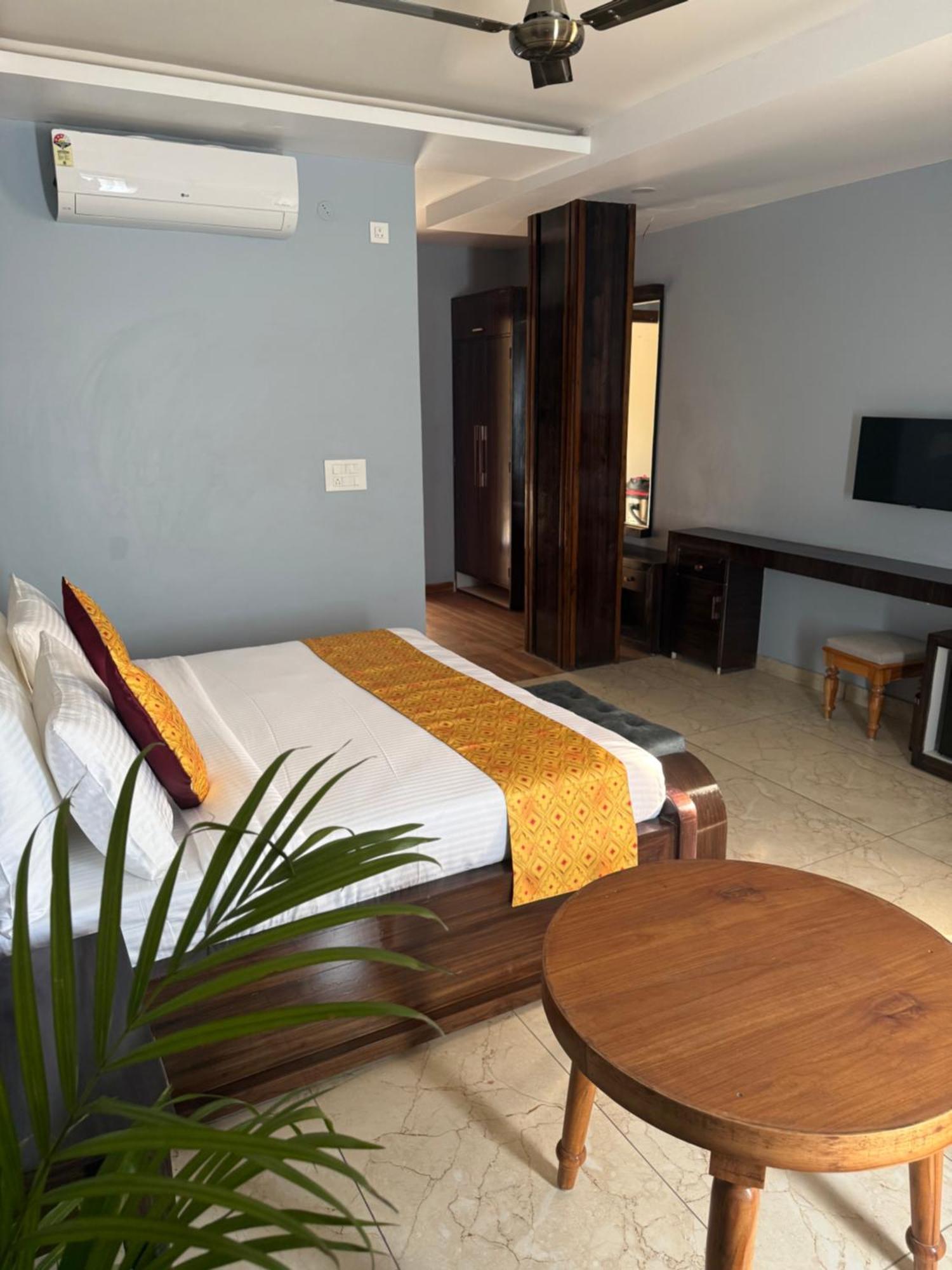Hotel Sterling Kastoori Rudraprayāg Zewnętrze zdjęcie